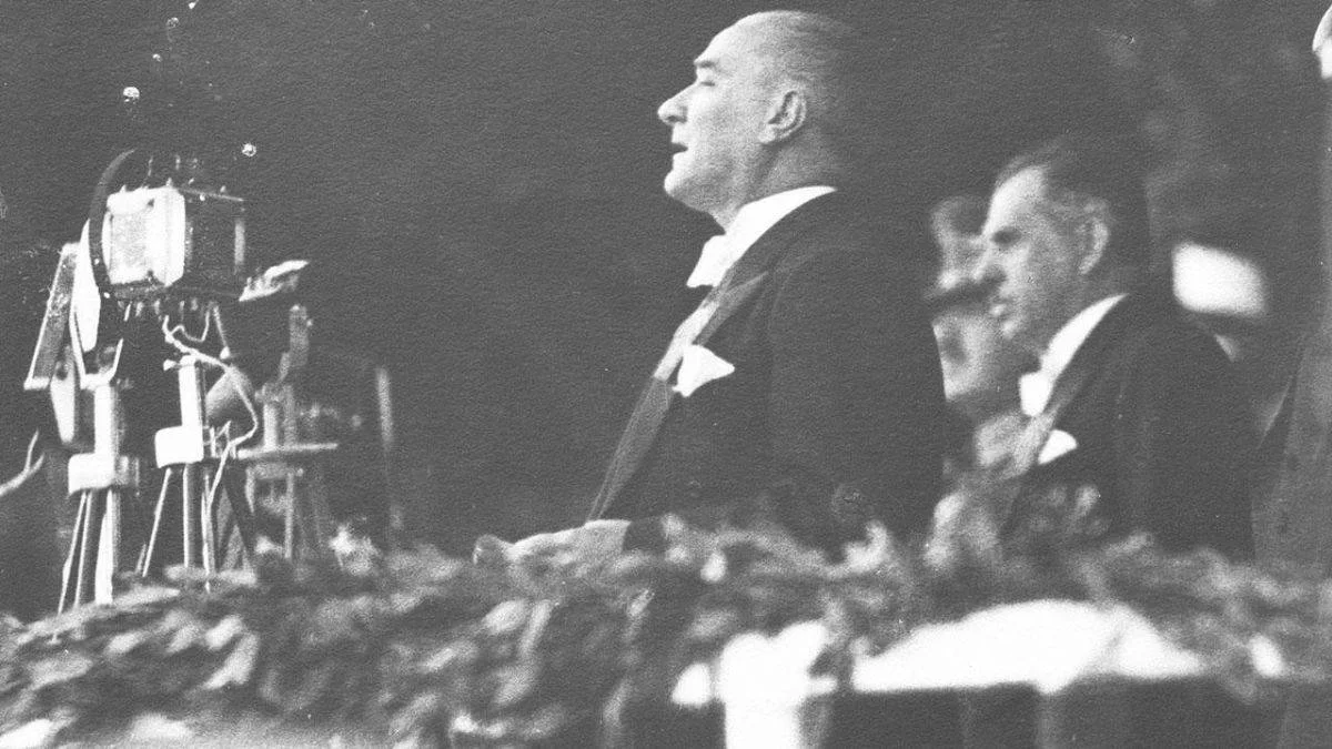 Ekşi Sözlük'teki Kemalist yazarlar birbirine girdi