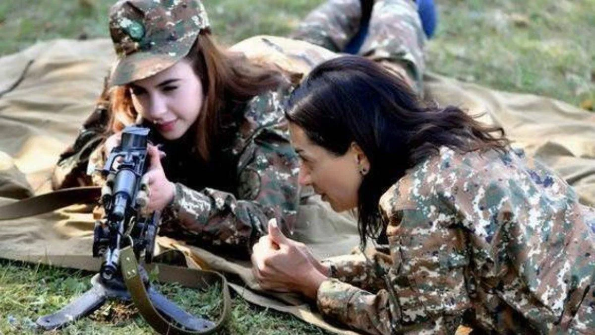 Ermenistan'dan kadın asker hazırlığı
