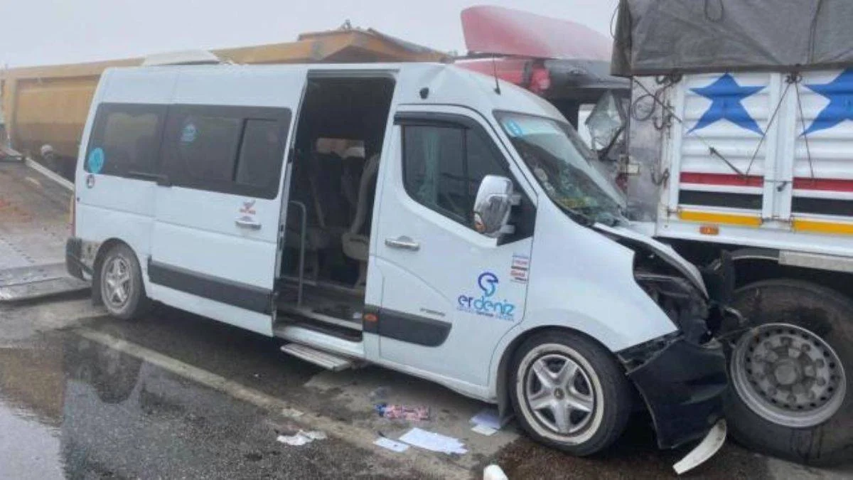 Konya'da sis etkili oldu! Korkunç kaza: 20 yaralı