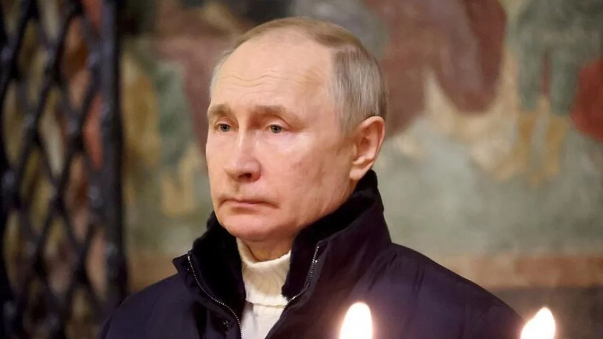 Putin, tek başına Noel ayininde
