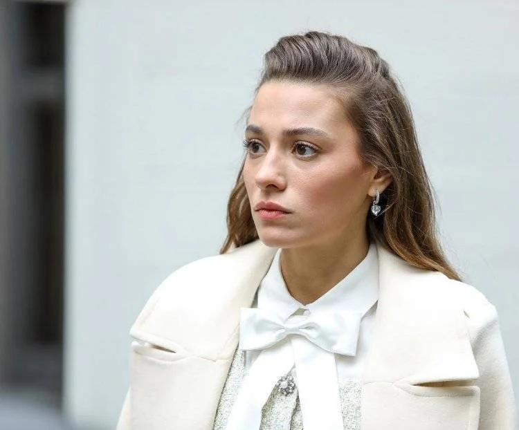 Sümeyye Aydoğan Kimdir, Nerelidir? Sümeyye Aydoğan Yer Aldığı Filmler