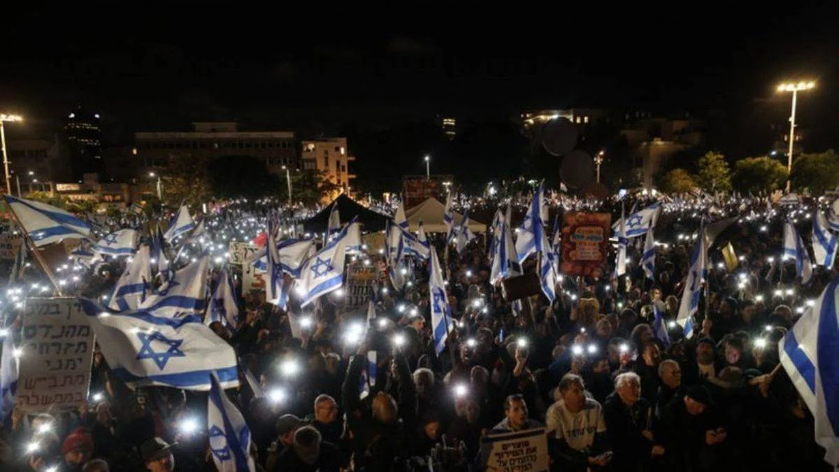 Tel Aviv'de yaklaşık 80 bin İsrailli Netanyahu hükümetini protesto etti