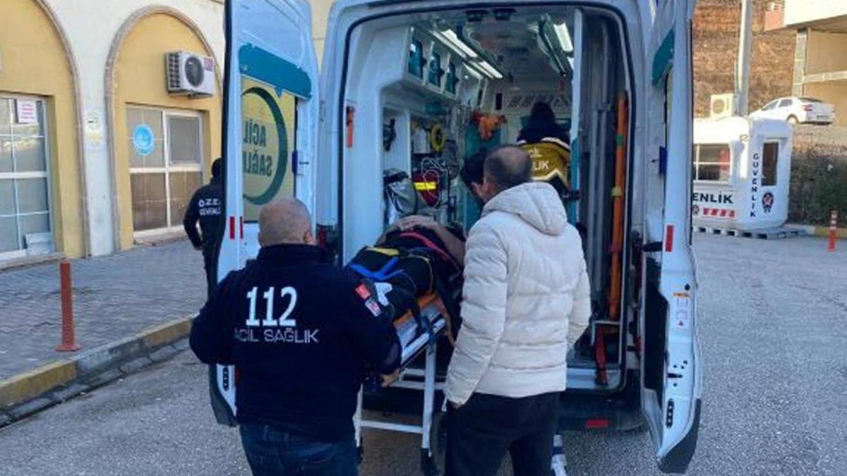 Valilik çalışanlarını taşıyan minibüs devrildi: Çok sayıda ölü ve yaralı var