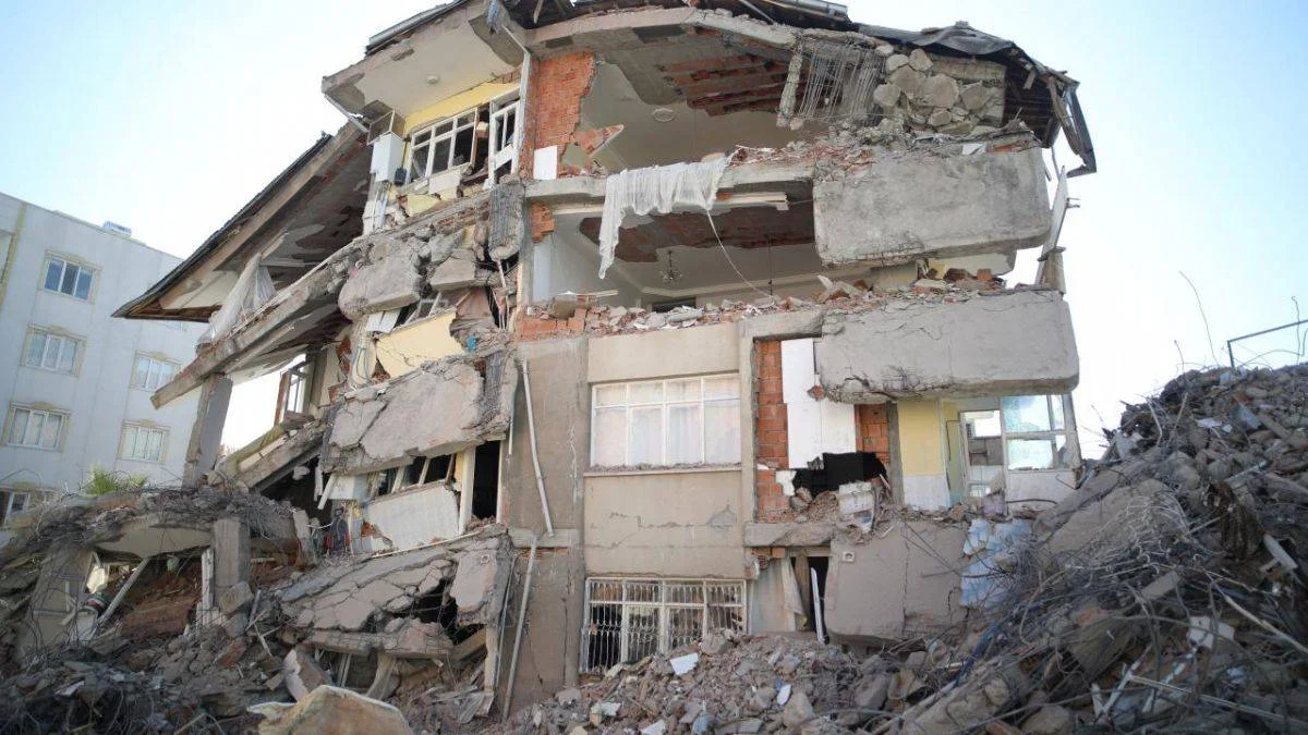 6 binanın müteahhidi Şükrü İşitmen tutuklandı