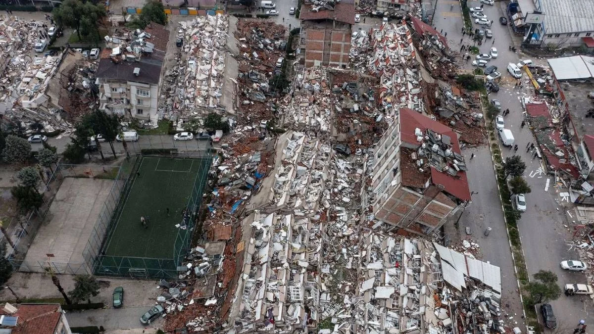 7.7 şiddetinde depremden sonra kaç artçı deprem oldu? En büyük artçı deprem kaç şiddetinde?
