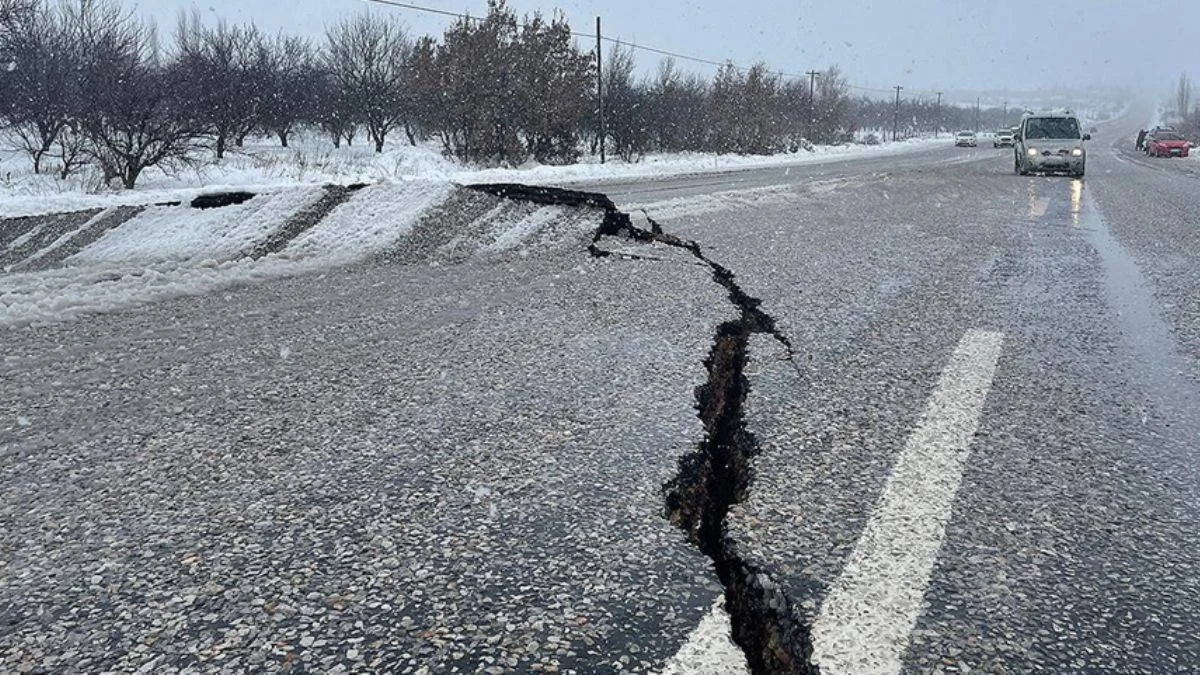 'Anadolu yarımadası 3 metre kaydı'