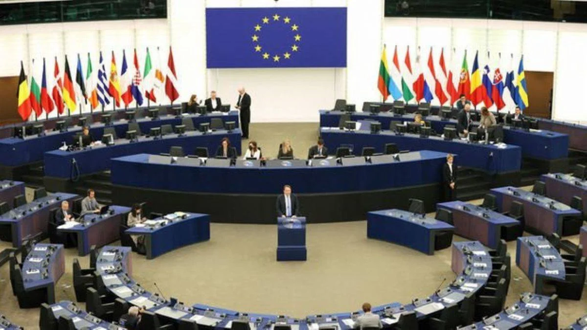 Cramon, Kosova hakkındaki yıllık raporunun taslak metnini Avrupa Parlamentosu'na sundu