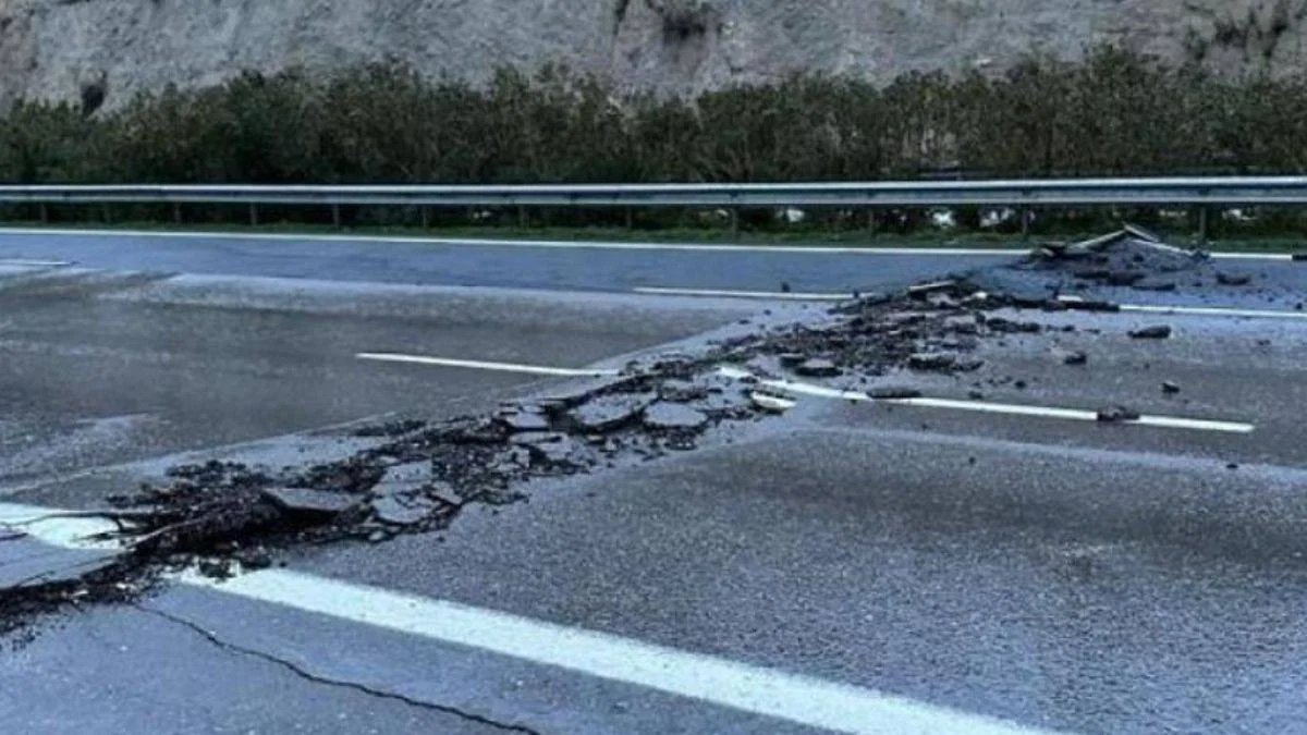 Deprem nedeniyle kapanan TAG Otoyolu ulaşıma açıldı