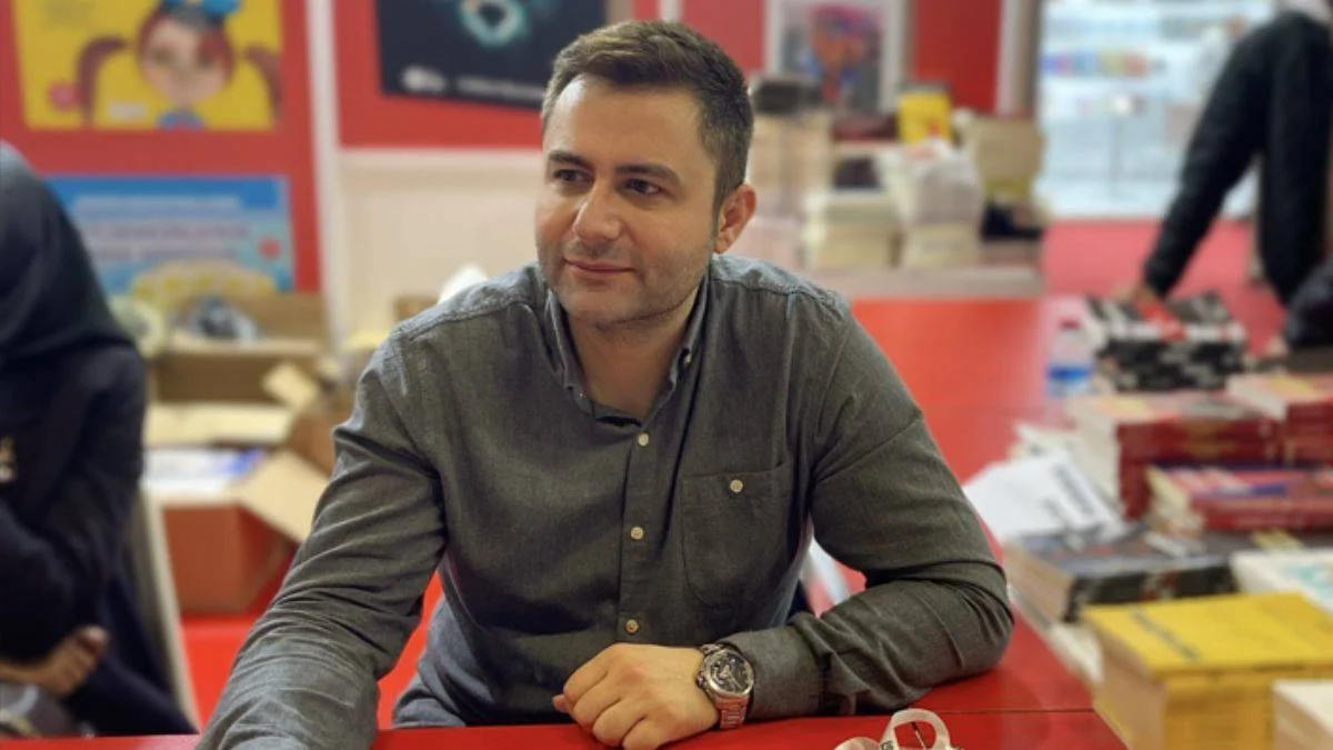 Dermatoloji Uzmanı ve aynı zamanda Yazar olan Dr. Mustafa Tümtürk Kimdir?