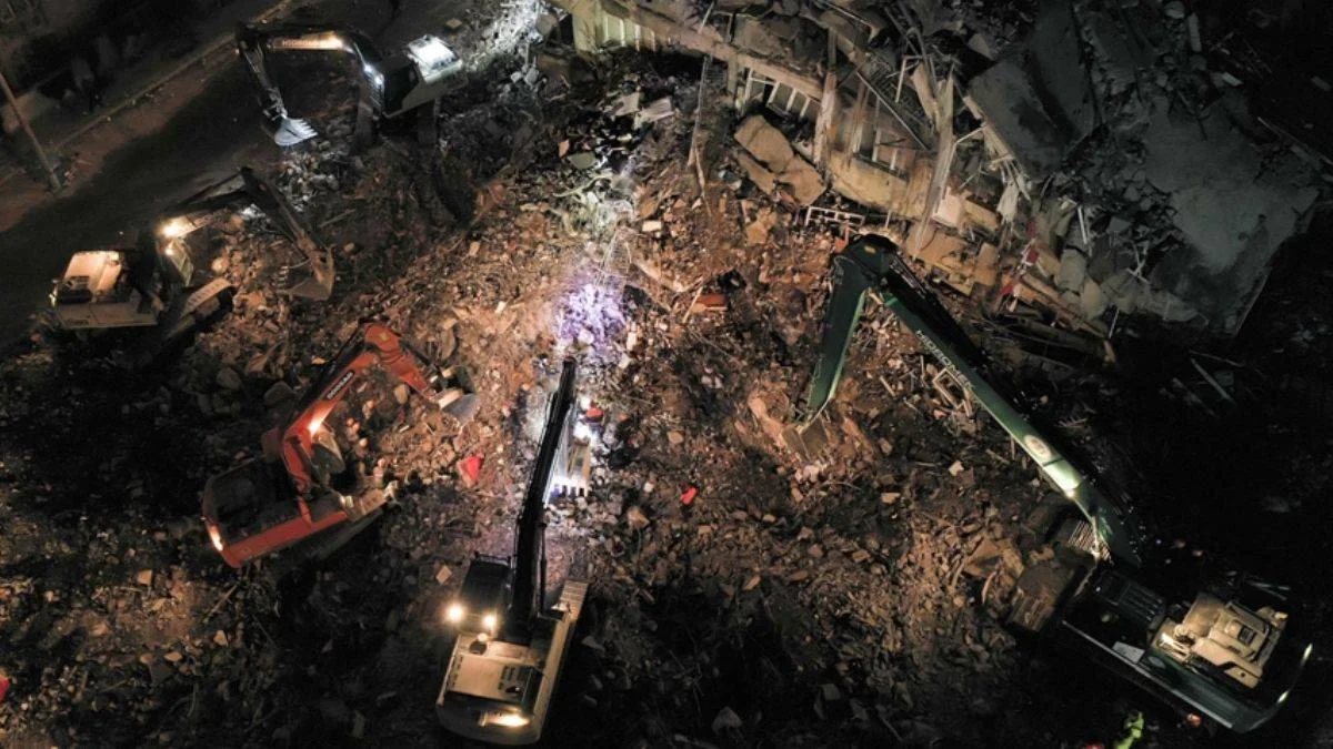 Hatay'da art arda depremler! 5 ülkede hissedildi