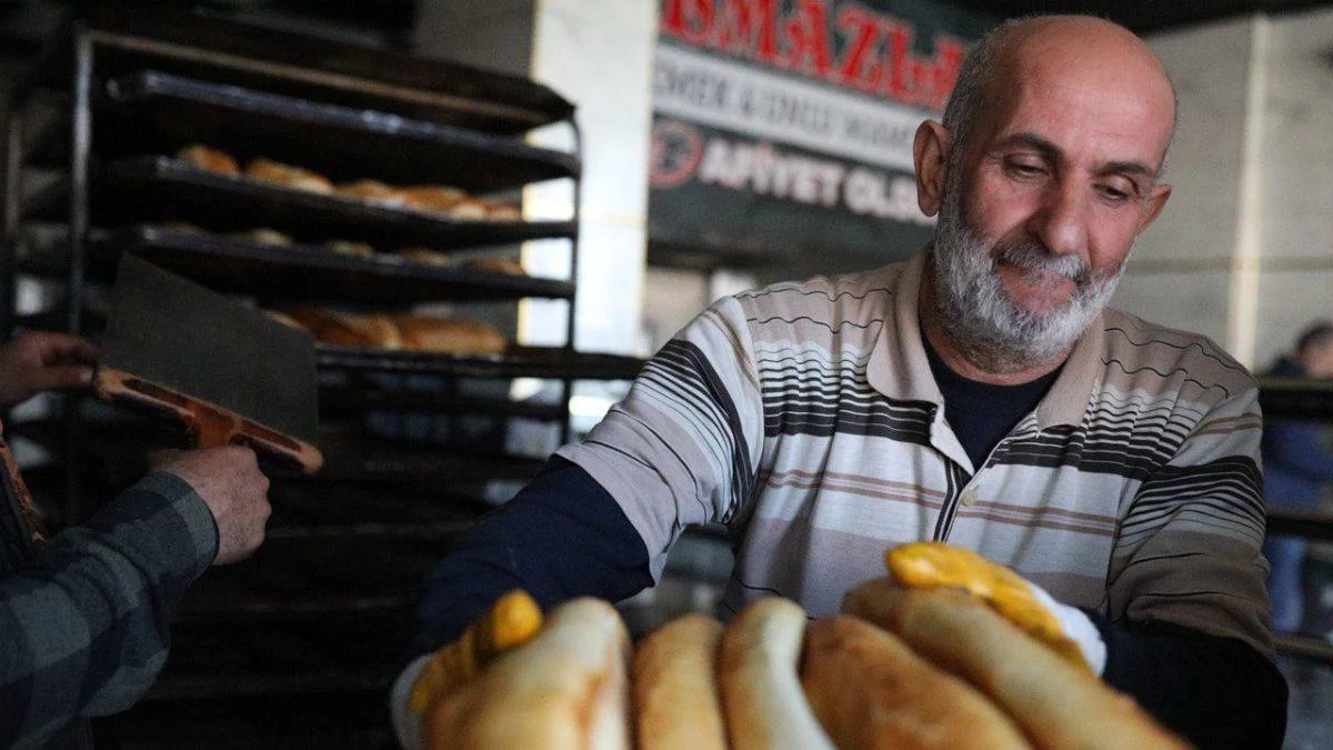 İHH Adıyaman'da sıcak ve taze ekmek üretiyor