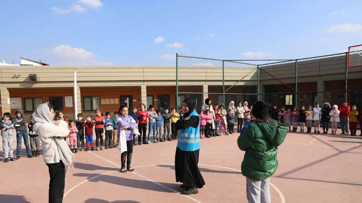 İHH'dan depremzede çocuklara psikososyal destek çalışması
