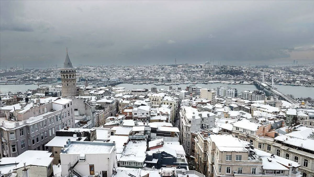 İstanbul'a beklenen kar geliyor! Valilikten açıklama