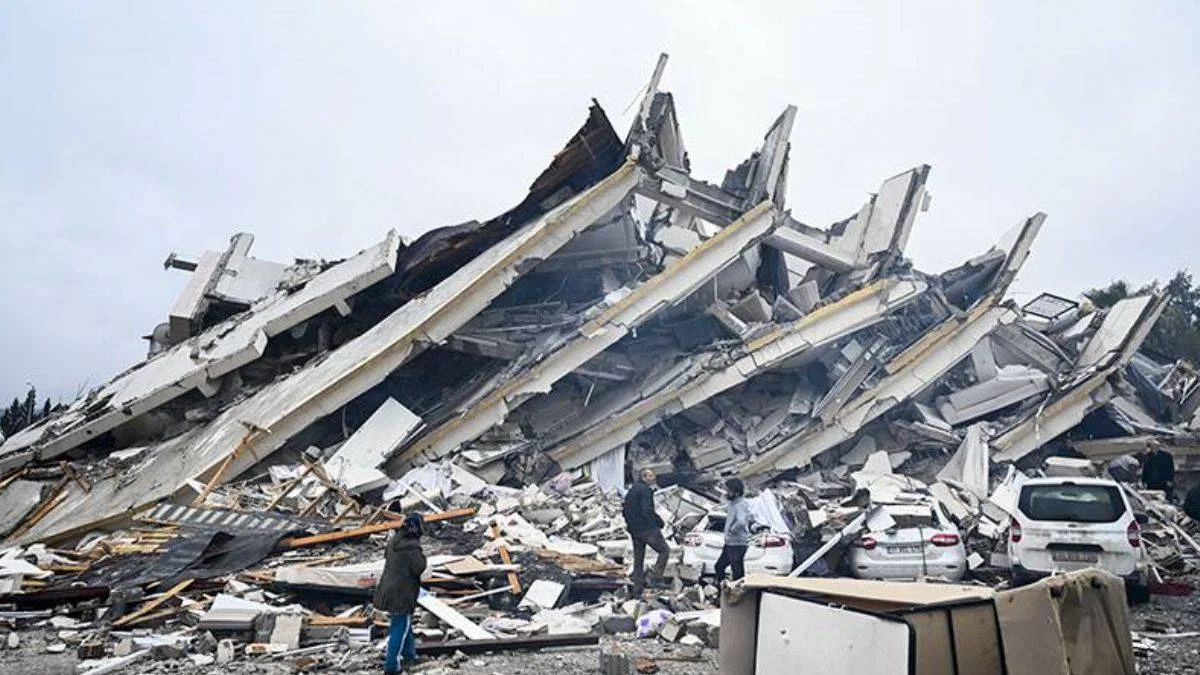 Japon profesör: Böyle depremler bin yılda bir olur
