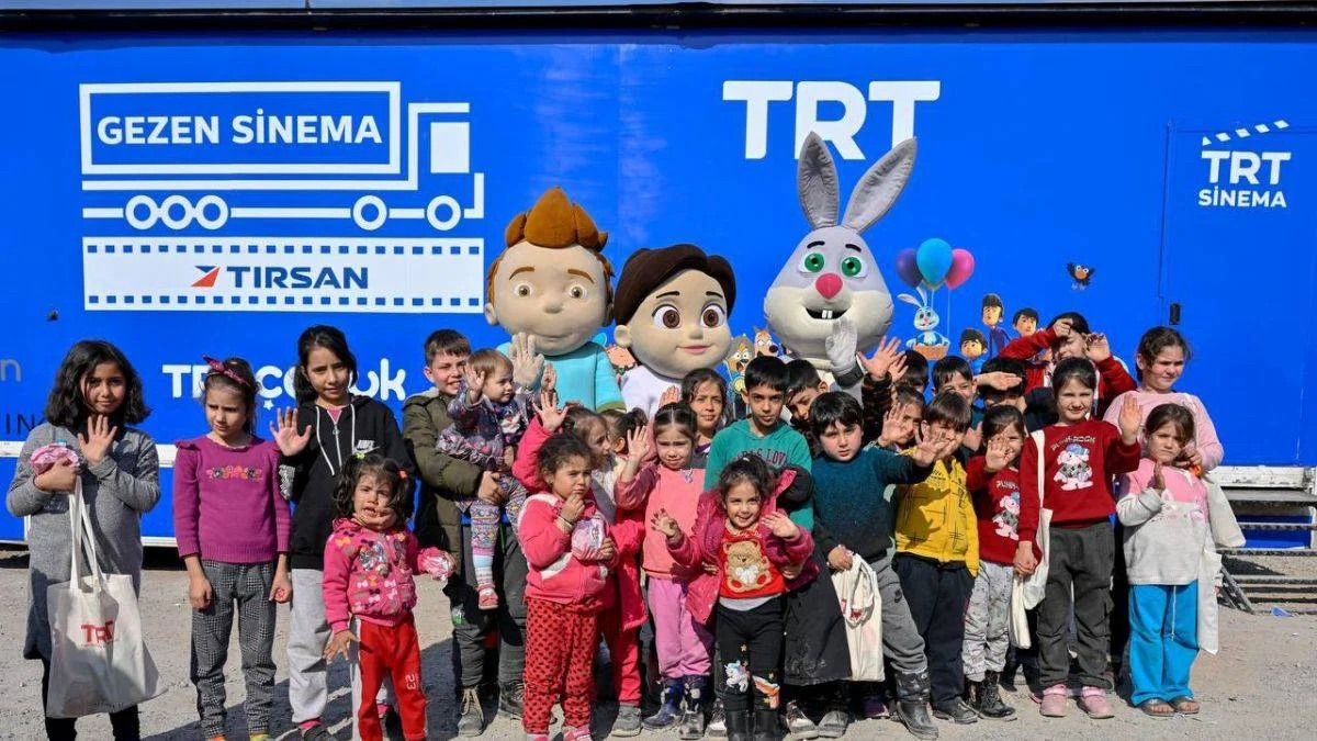 TRT'den Kahramanmaraş'taki Depremzedelere Moral Ziyareti