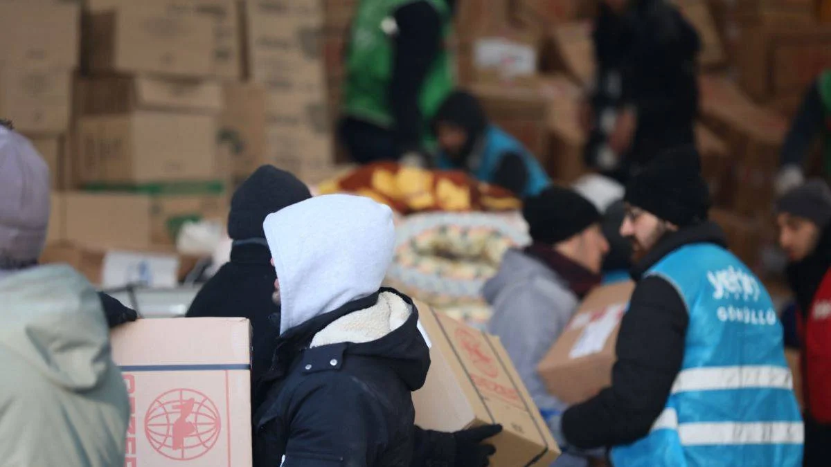 Yetim Vakfı'dan depremzedelere 10 milyonluk yardım
