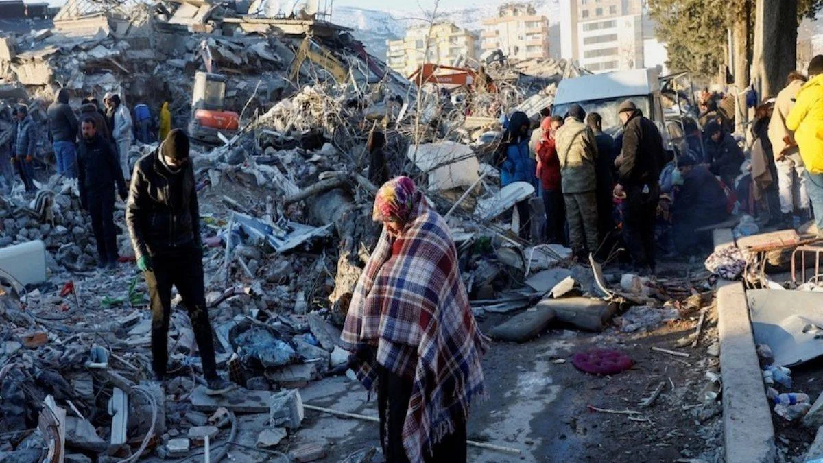 Yunanistan'da depremzedeler için ulusal yardım kampanyası başlatıldı