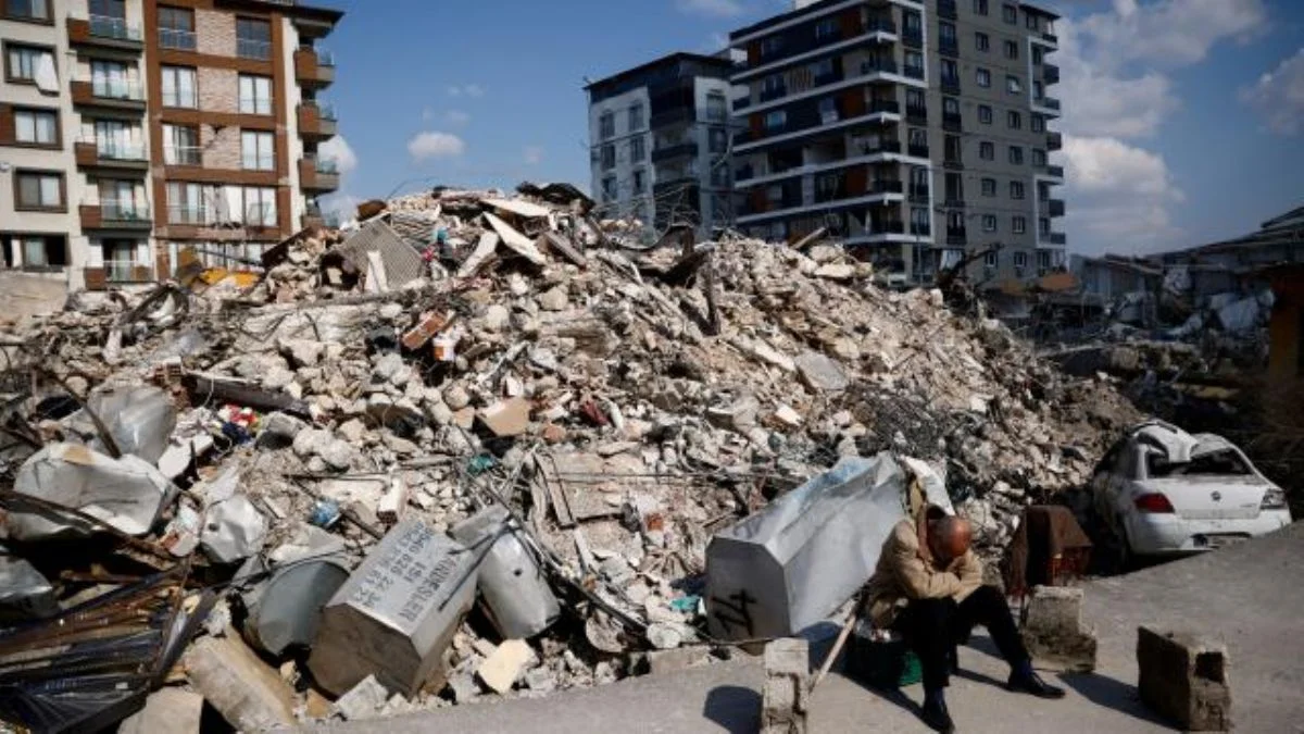 Yunanistan ve Finlandiya Kızılhaçlarından depremzedelere yardım
