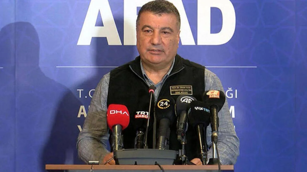 AFAD: Yıkımların olduğu yerlerin çoğu fay hattında