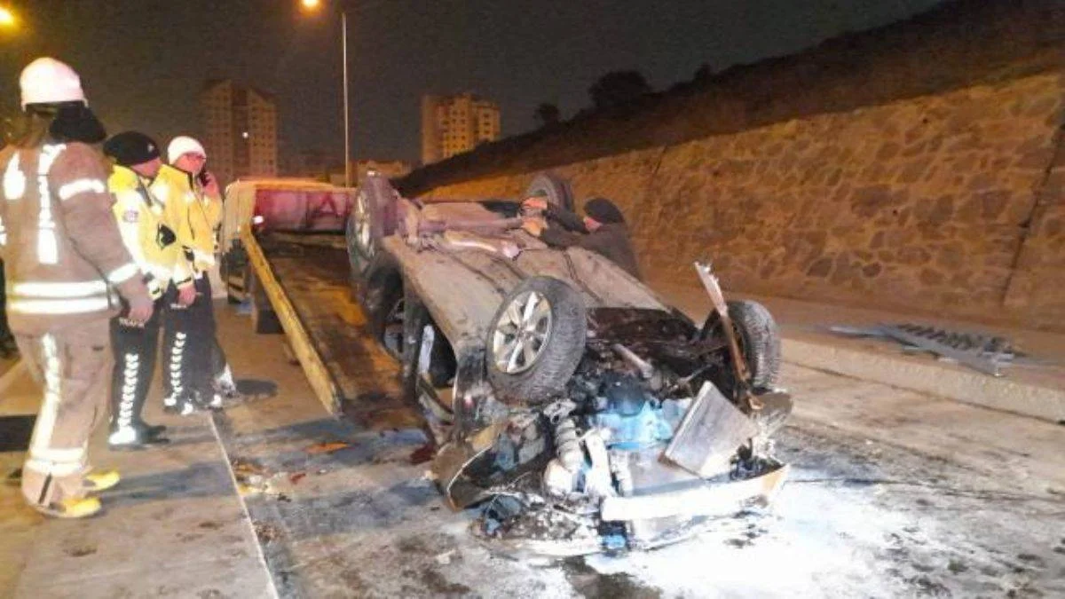 Başakşehir'de trafik kazası: 1'i ağır 3 yaralı