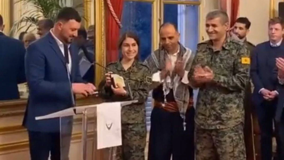 Fransa'dan 'PKK/YPG'ye madalya' açıklaması