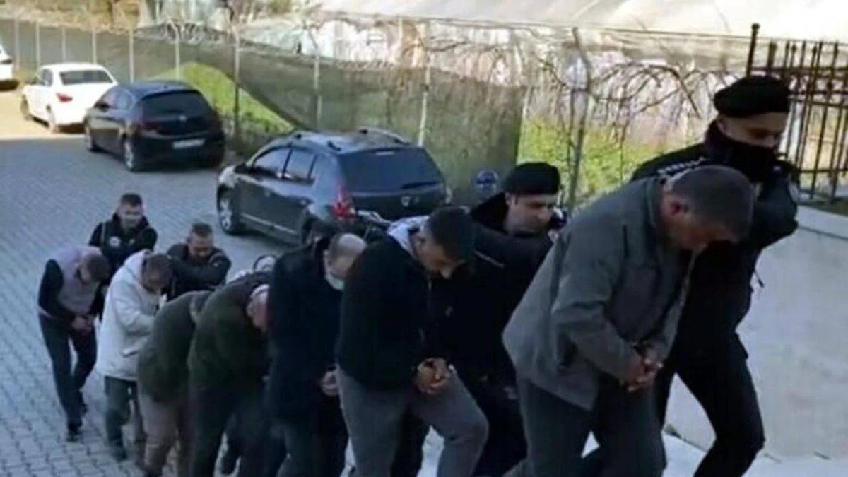 İcra müdürü ve katip ihale bilgilerini örgüte vermiş
