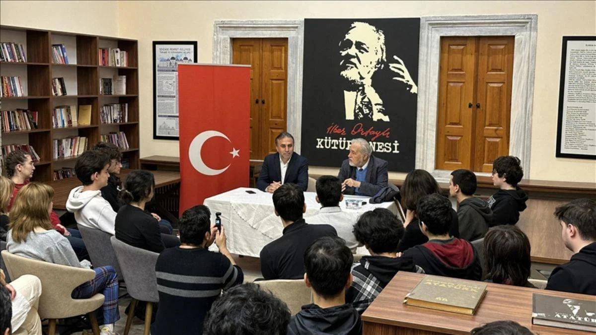 İlber Ortaylı: 'Şiirden anlamayan gençlere hödük denir'
