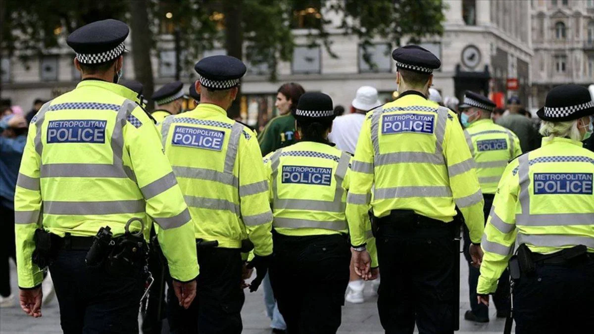 'İngiliz polisi ırkçı ve tecavüzcü' raporu Londra'yı karıştırdı