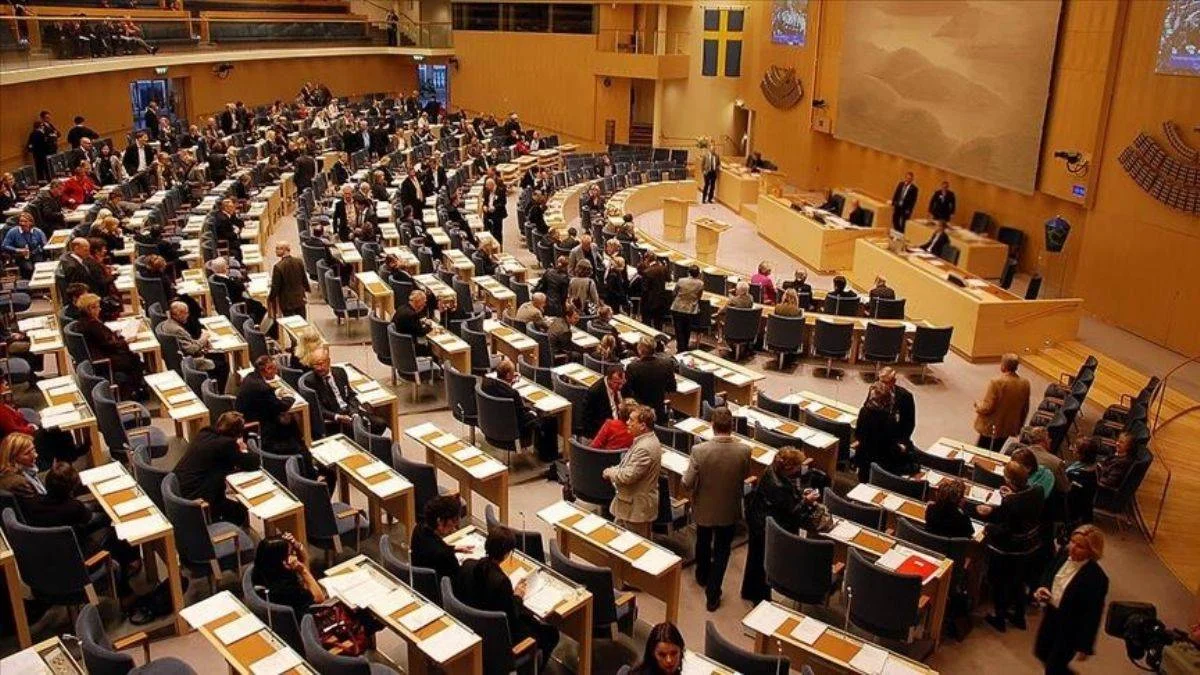 İsveç meclisinde tarihi NATO onayı