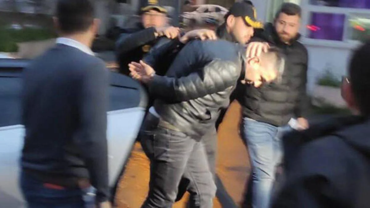 İYİ Parti İstanbul İl Binası'na isabet eden kurşunlarla ilgili gözaltı