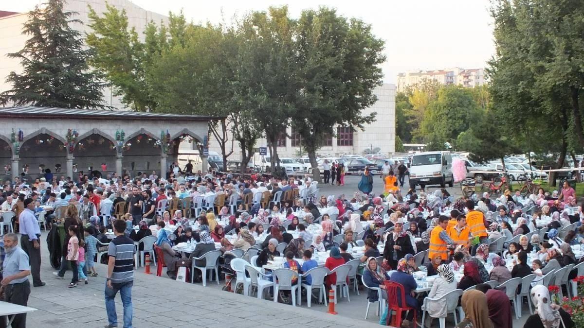 Kayseri iftar çadırı 2023 | Kayseri'de Ramazan iftar çadırı nerede kuruldu? Melikgazi, Kocasinan, Kocasinan, Talas, Develi iftar sofrası