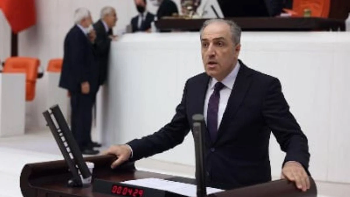 Mustafa Yeneroğlu: "7 değil 77 yargı paketi de getirseniz, hukuk devletini yok sayan bu tutumunuzla hiçbir sorunu çözemezsiniz"