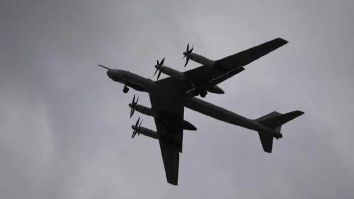 Rus bombardıman uçakları Japon Denizi'nde 7 saat uçtu