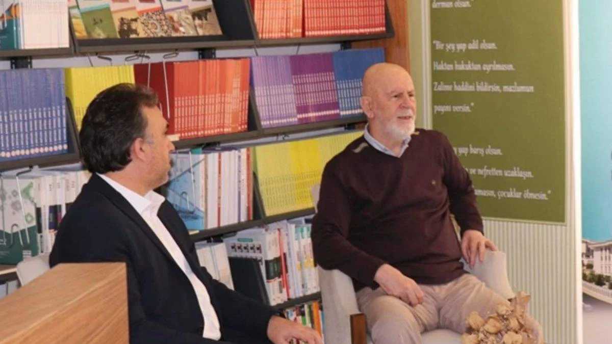 Yazar Mustafa Kutlu: 'Benim gibi olmayın, siz kitaplık kurun'