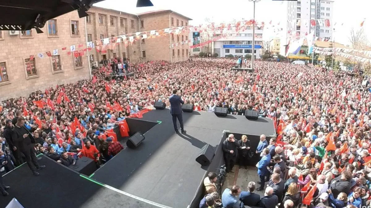 5 Nisan Isparta Ekrem İmamoğlu mitingine kaç kişi katıldı? İmamoğlu Isparta Halk Buluşması'nda kaç bin kişi var?