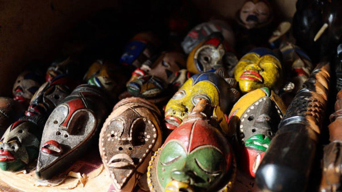 Afrika'da 'pasaport' yerine maske geçiyordu