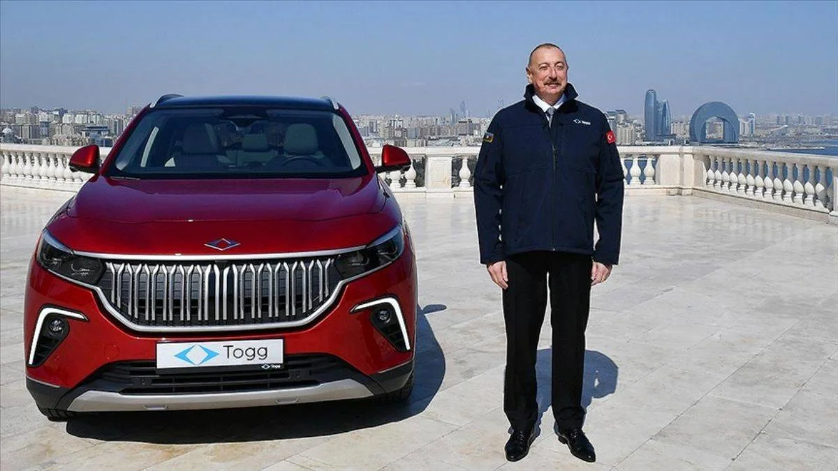 Aliyev, Togg T10X'i teslim aldı
