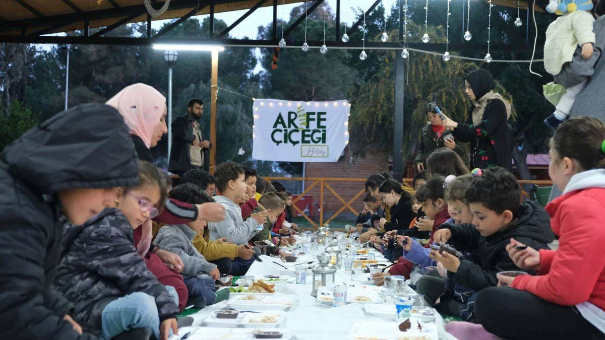 Arife Çiçeği Projesi ile depremzede çocukların yüzleri gülüyor