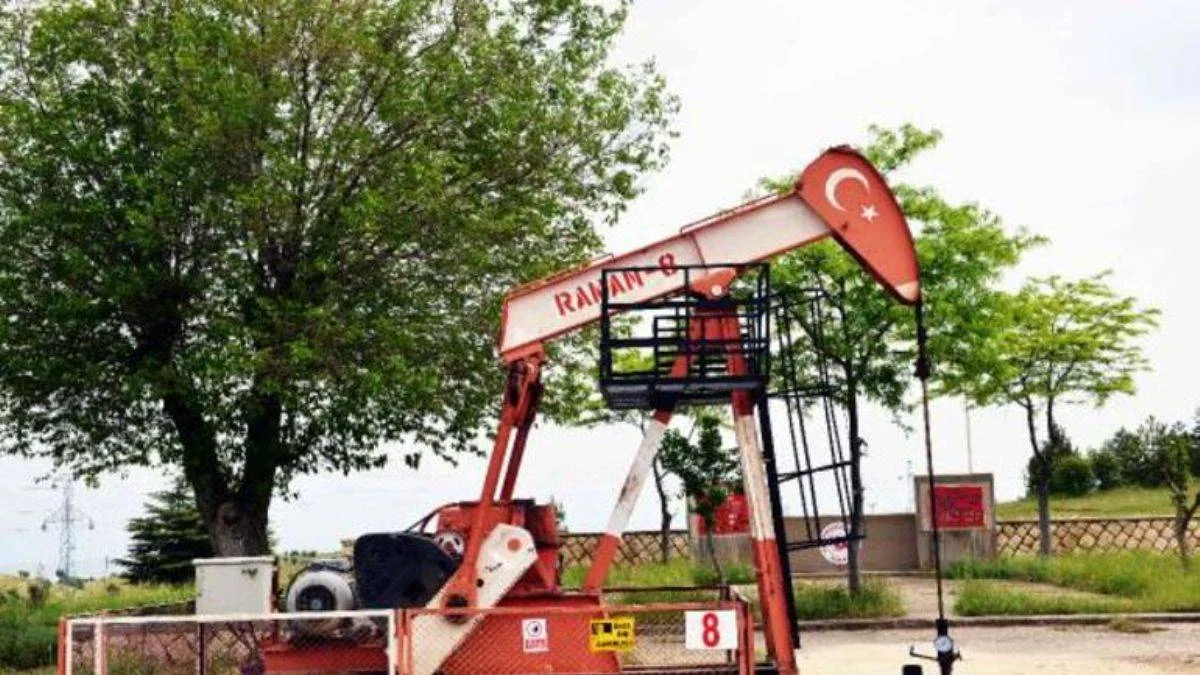 Baba-oğulun emekli olduğu 75 yıllık petrol kuyusu