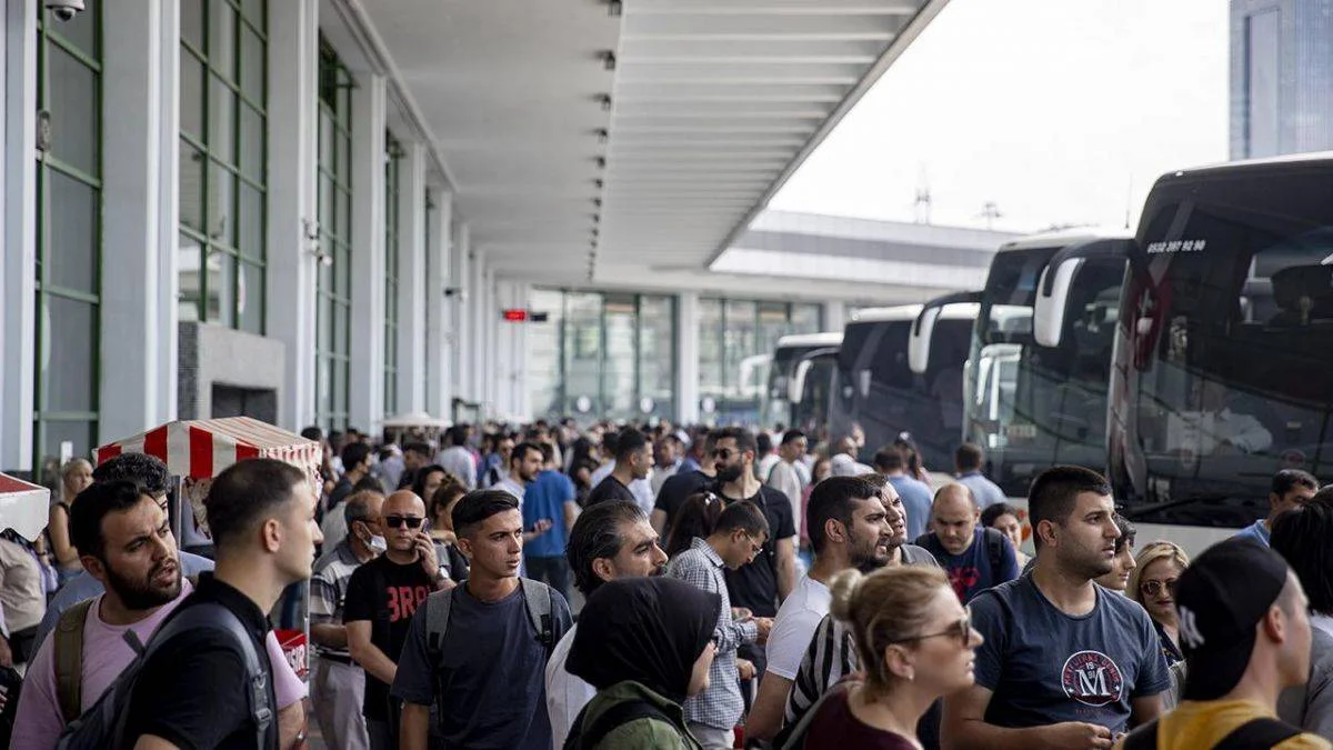 Bayram öncesi otobüs biletleri tükendi, ek seferler düzenlendi