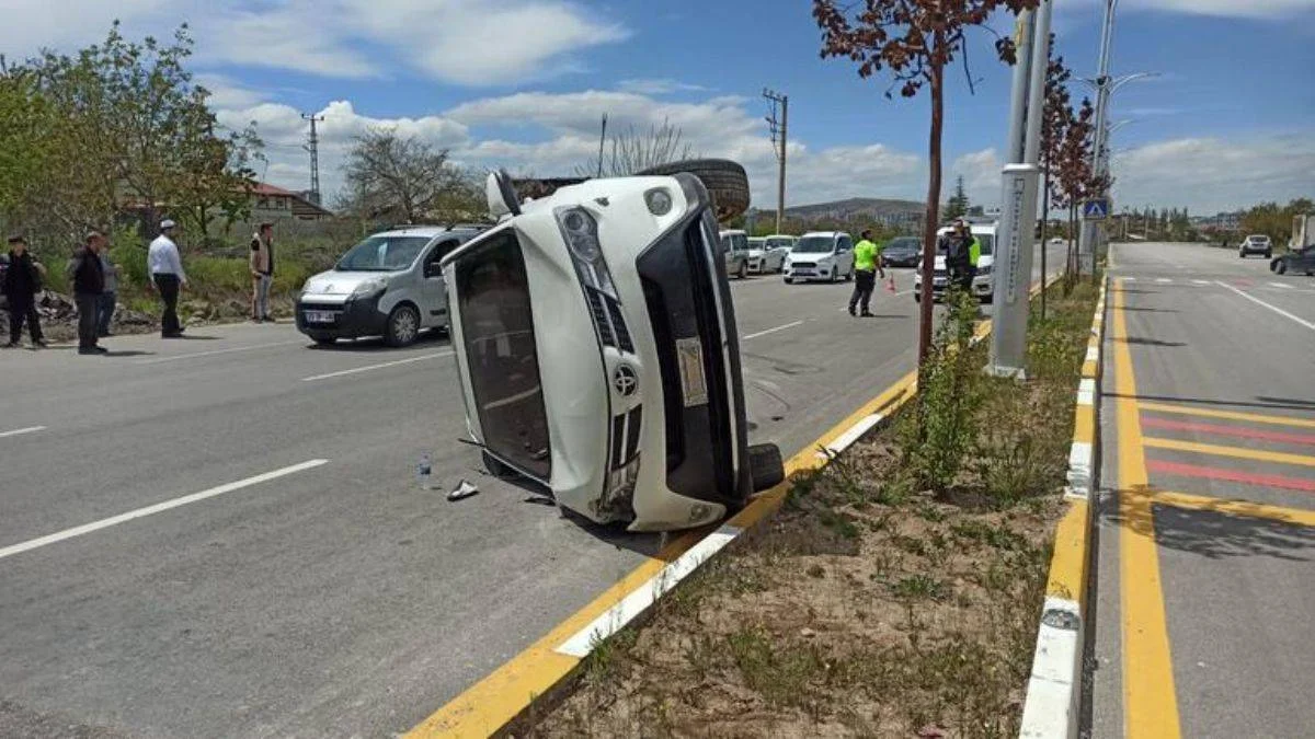 Belediye başkanı makam aracıyla kaza yaptı