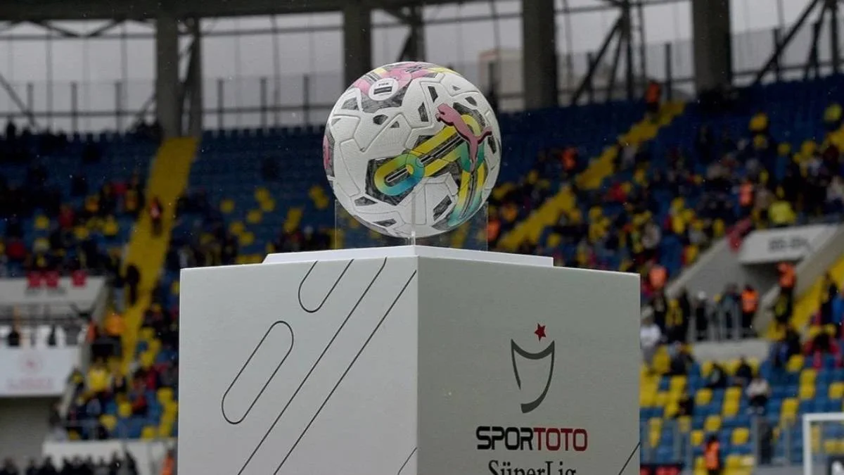 Bugün hangi takımın maçı var? 22 Nisan Cumartesi kimin maçı var? Fenerbahçe ve Galatasaray'ın maçı bu akşam mı?