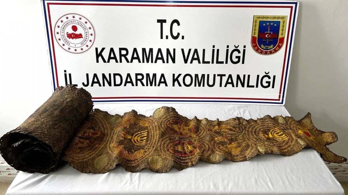 İbranice yazılı yılan derisi ele geçirildi