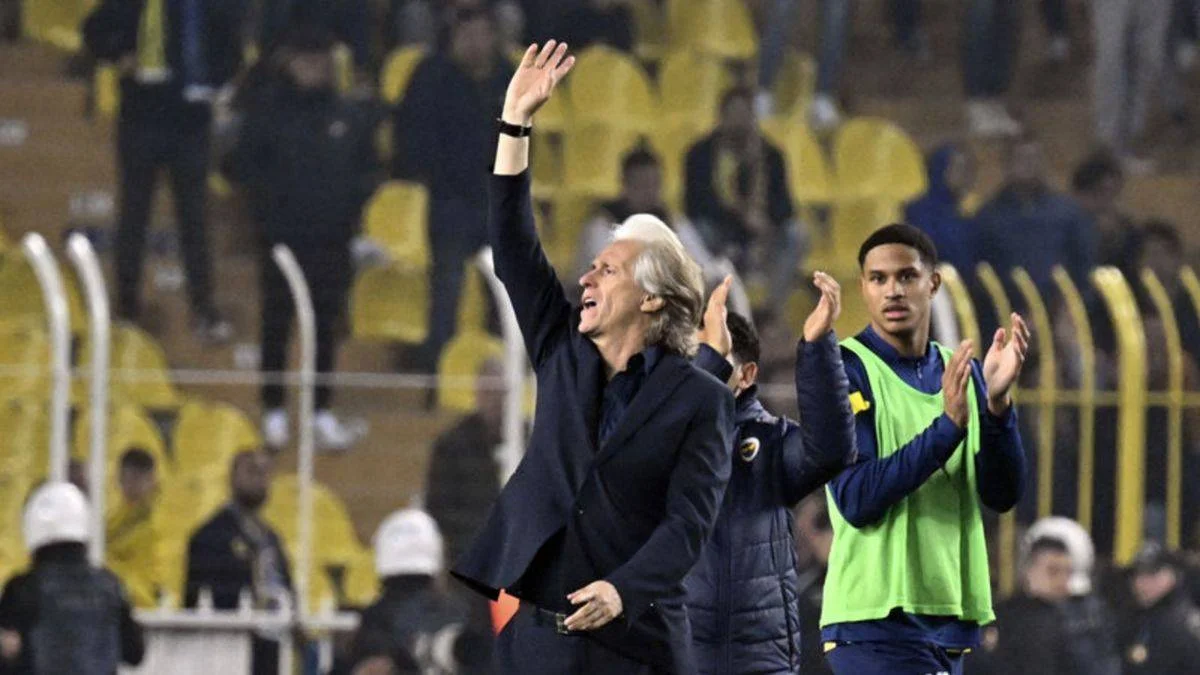 Jesus'tan Fenerbahçe defansına operasyon