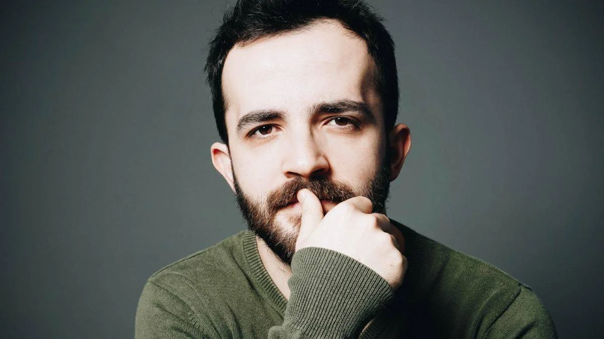 Kan Çiçekleri'nin Cevdet'i Ekrem Aral Tuna, 'Aşkın Patolojisi'ni yazdı!