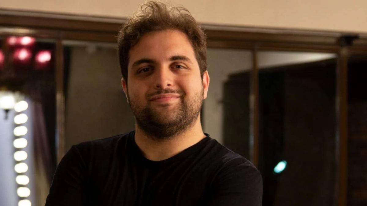 KMK Sanat'ın kurucusu Kazım Metehan Ayasbeyoğlu kimdir?