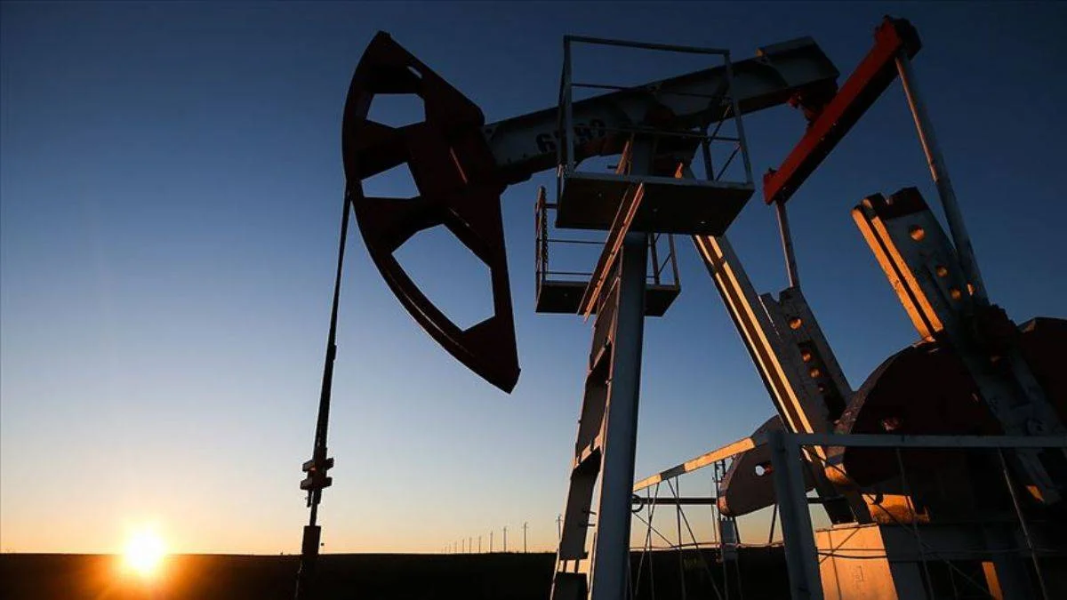 Petrol kesintisi kararı şaşırttı; Fitch'den kritik uyarı