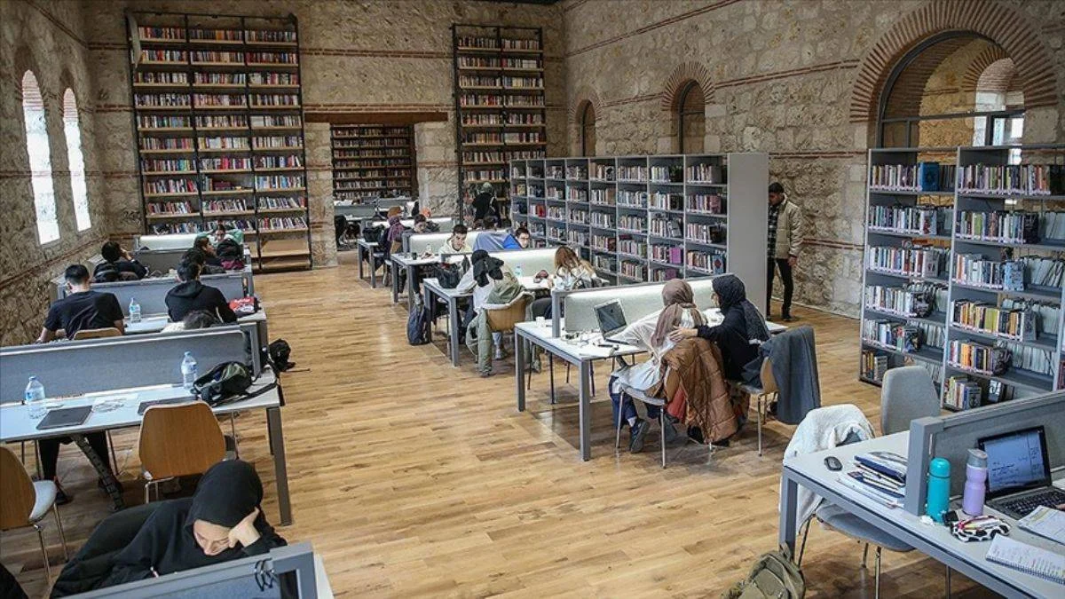 Rami Kütüphanesi'nden detaylar ve görüntüler