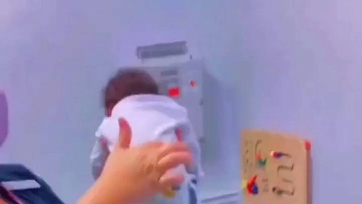 Yeni doğan bebeklerde Galant Refleksi