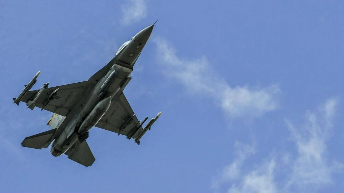 ABD'nin F-16 savaş uçağı düştü
